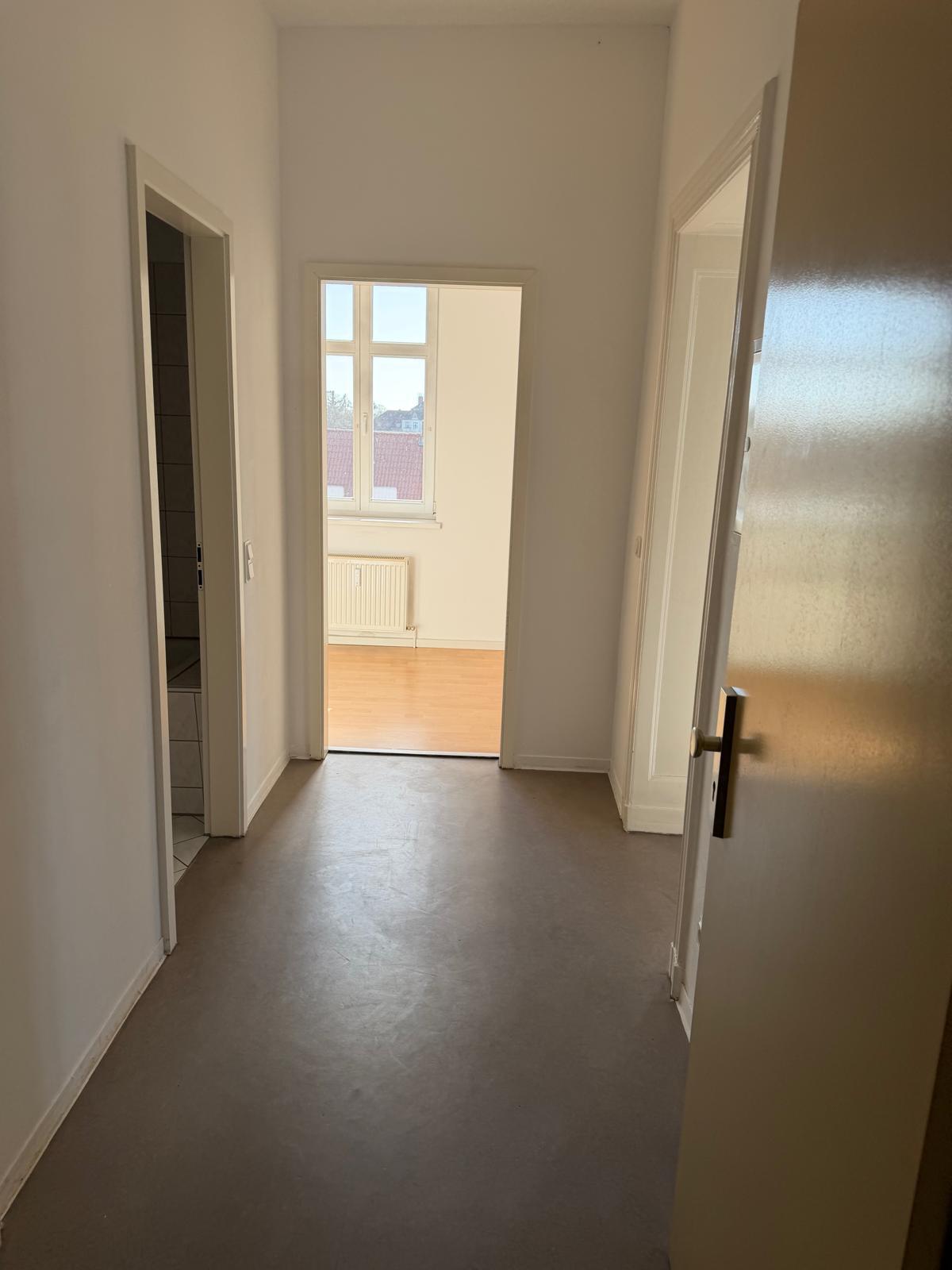 2.5-room apartment with balcony in Hellersdorf