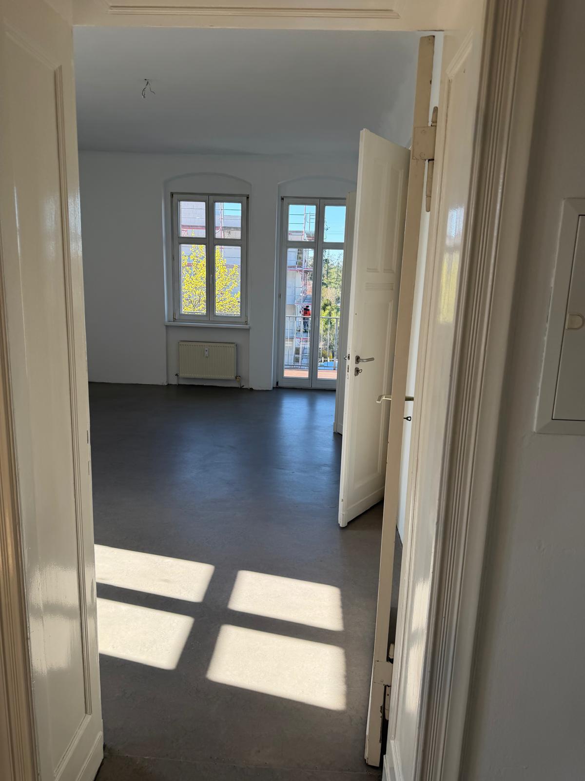 Spacious 2-room apartment at Checkpoint Charlie
