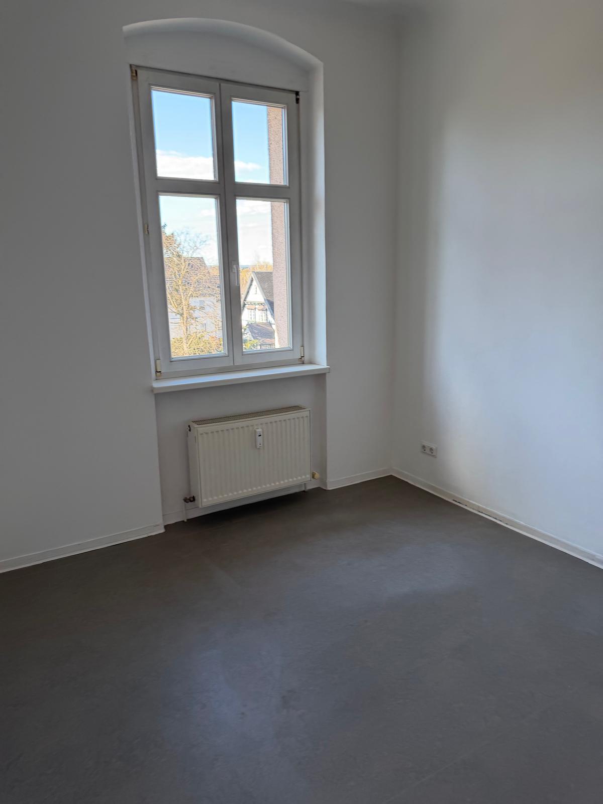 2.5-room apartment with balcony in Hellersdorf