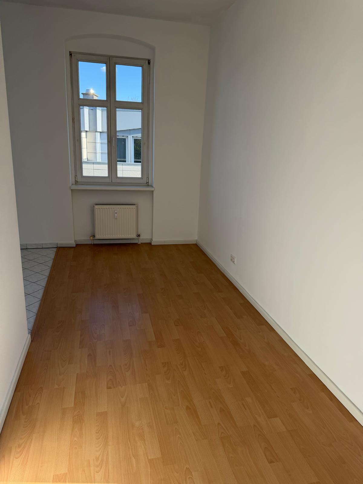 2.5-room apartment with balcony in Hellersdorf