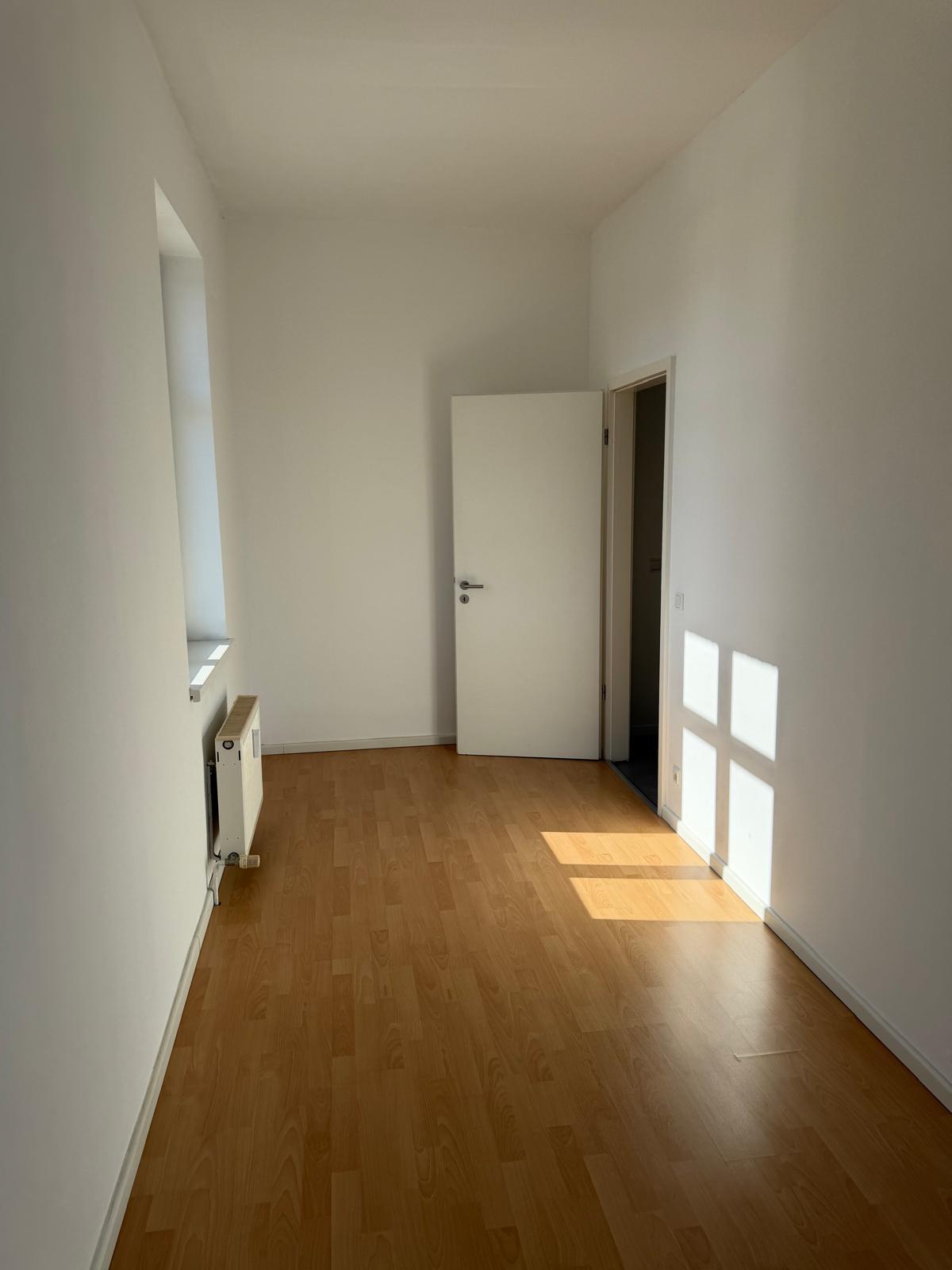 2.5-room apartment with balcony in Hellersdorf
