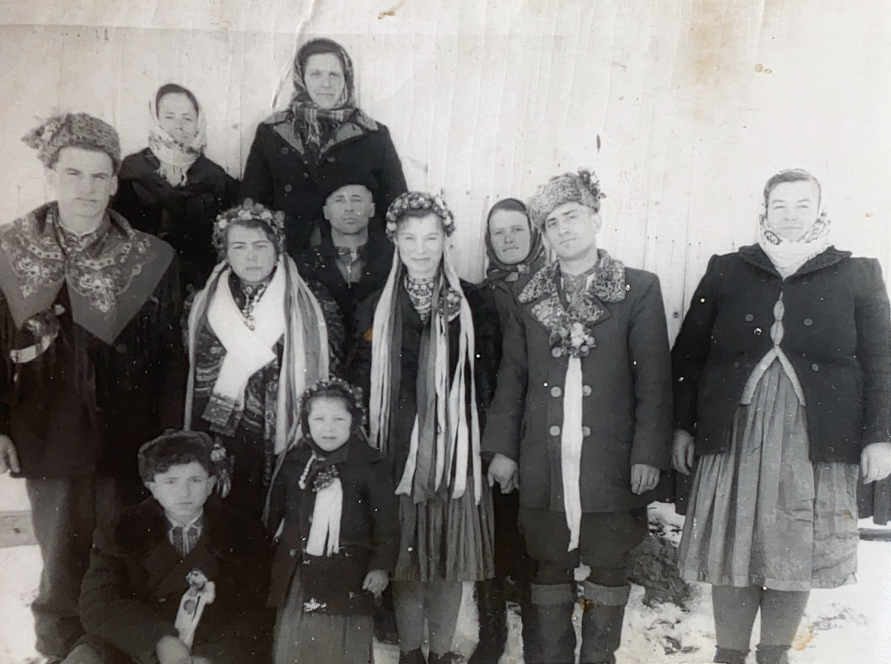 Колекція давніх світлин із гуцульських селищ 