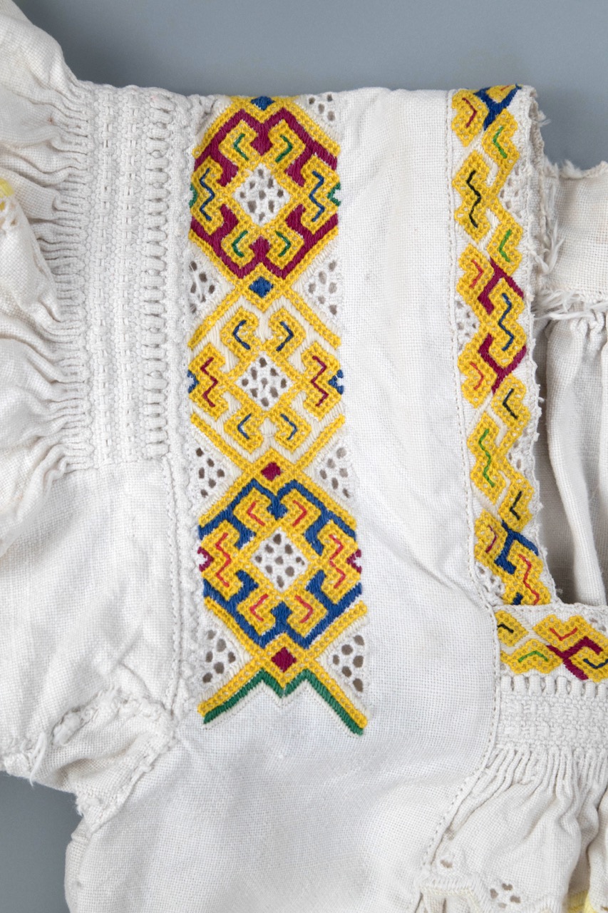 Дитяча вишита сорочка