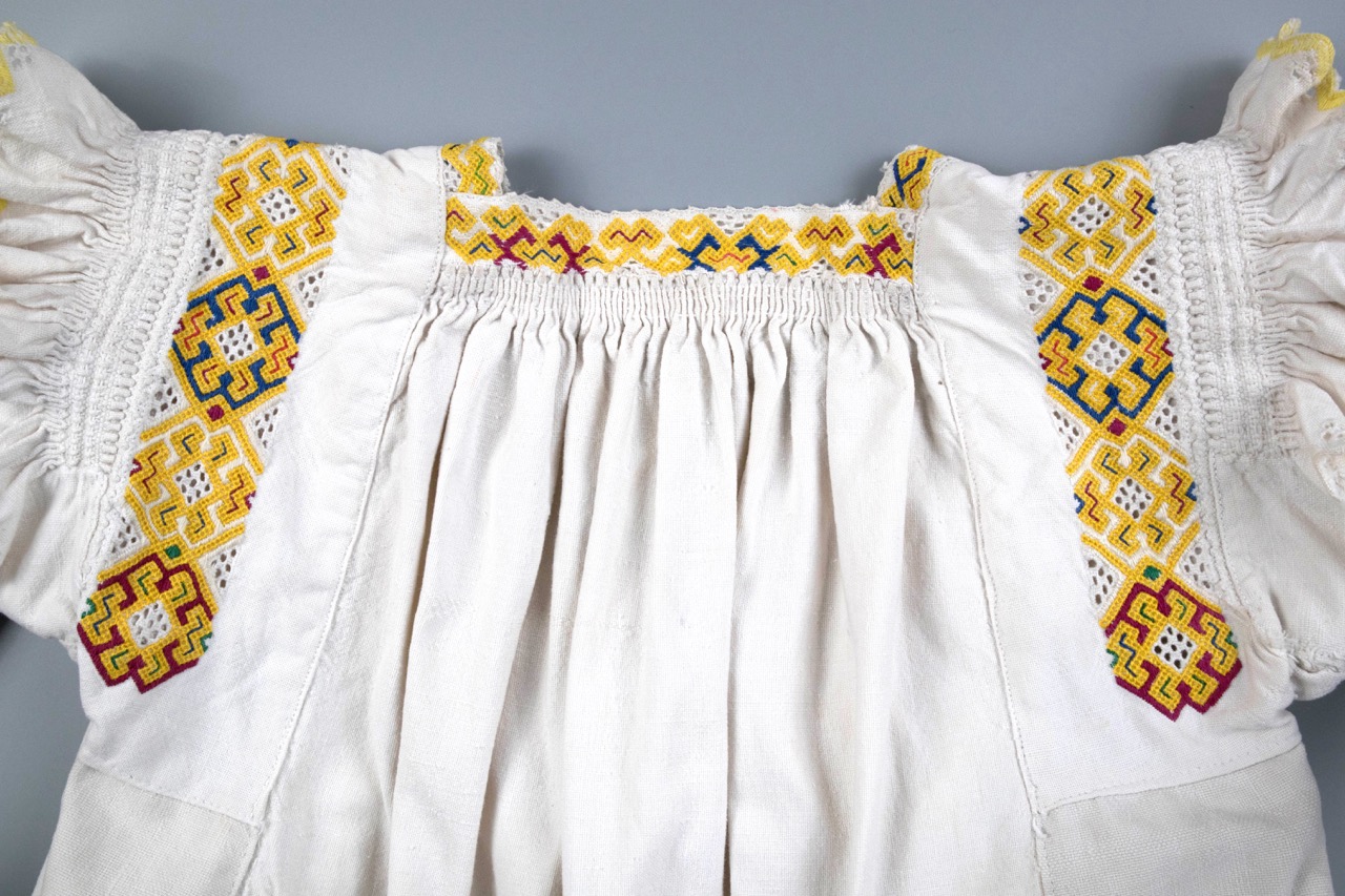 Дитяча вишита сорочка