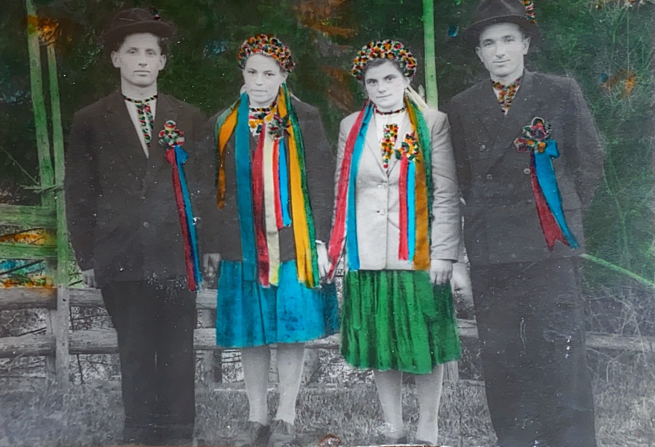 Колекція давніх світлин із гуцульських селищ 