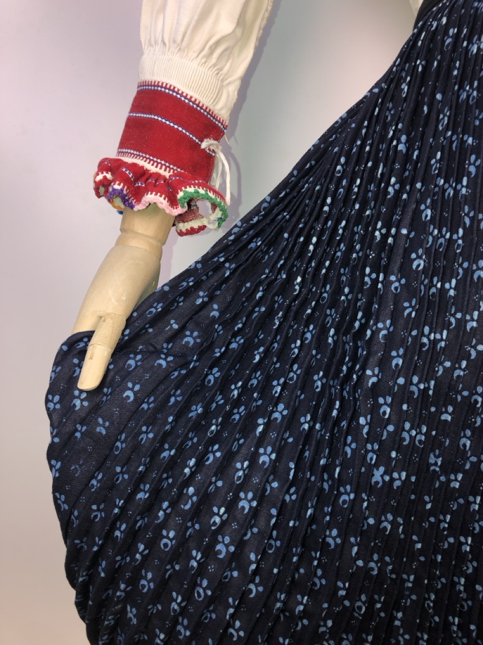 Жіноче святкове вбрання