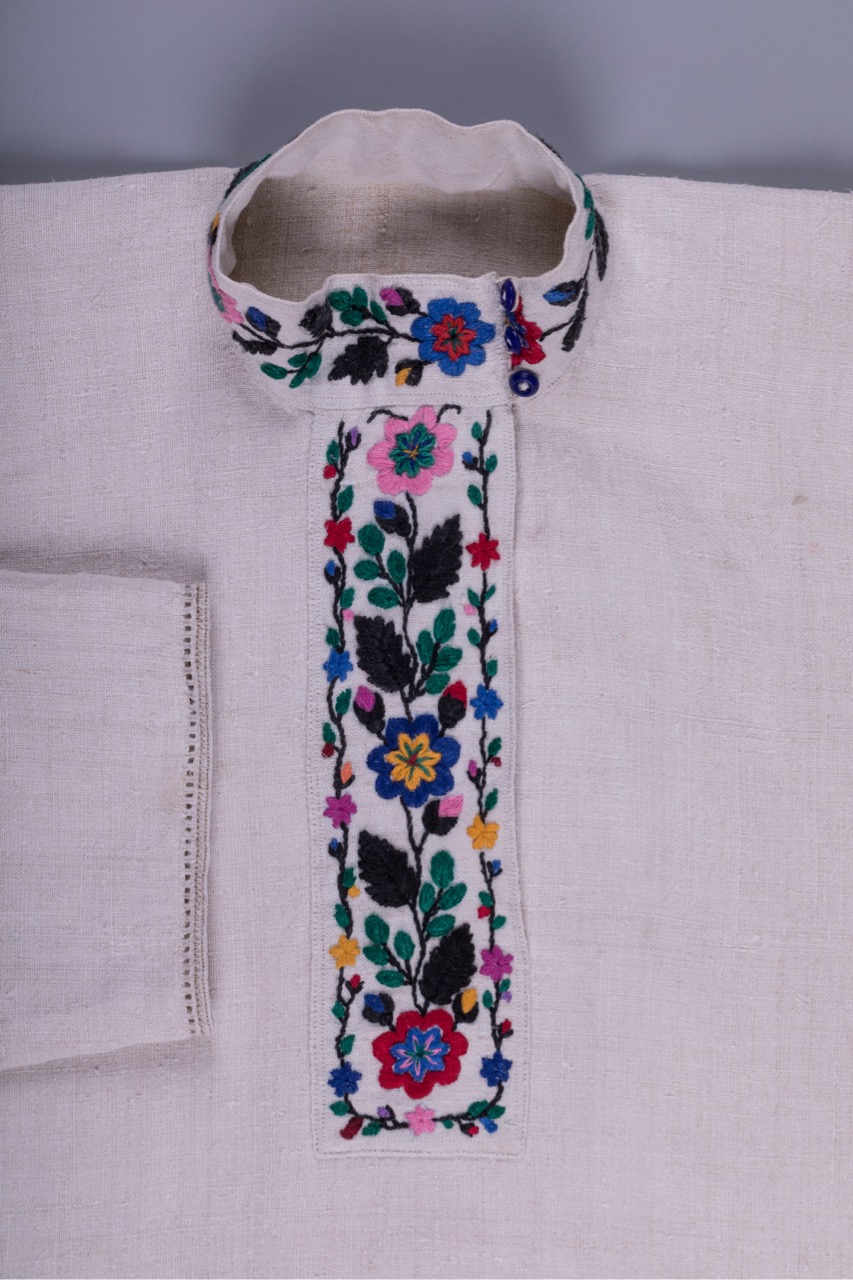 Чоловіча вишита сорочка