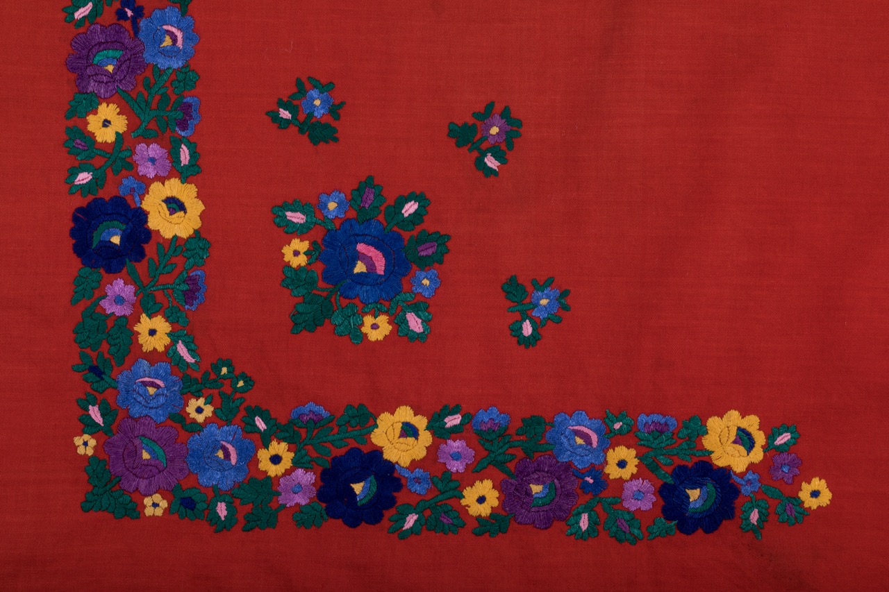 Вишита хустка 