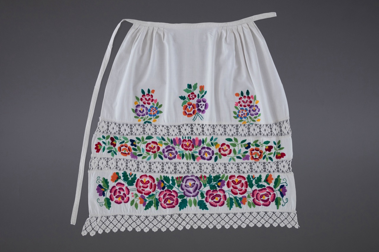 Вишитий фартух