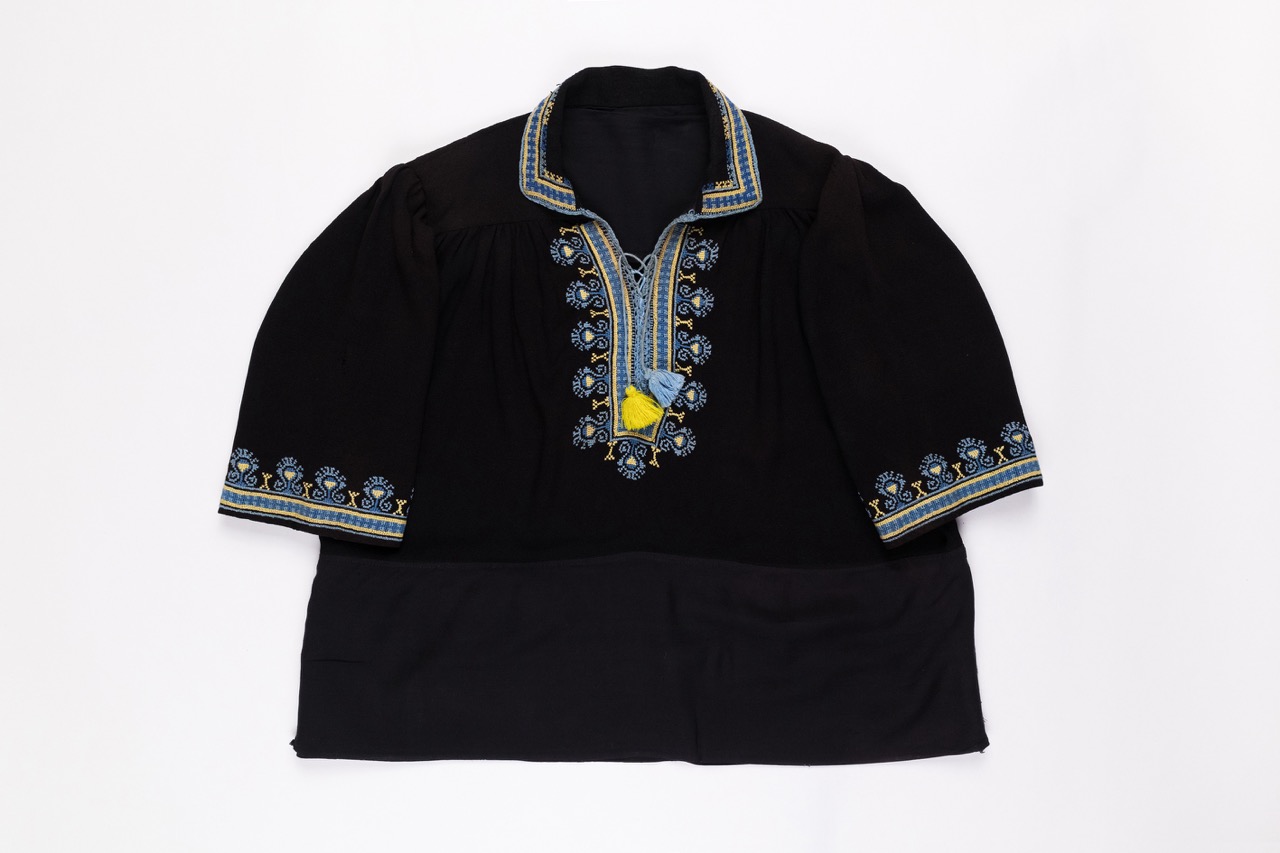 Жіноча вишита блузка 