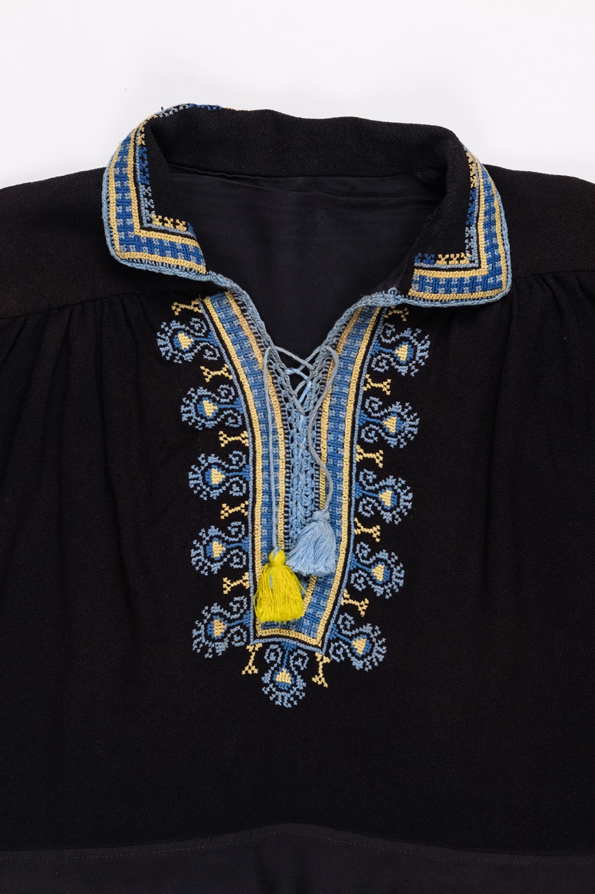 Жіноча вишита блузка 