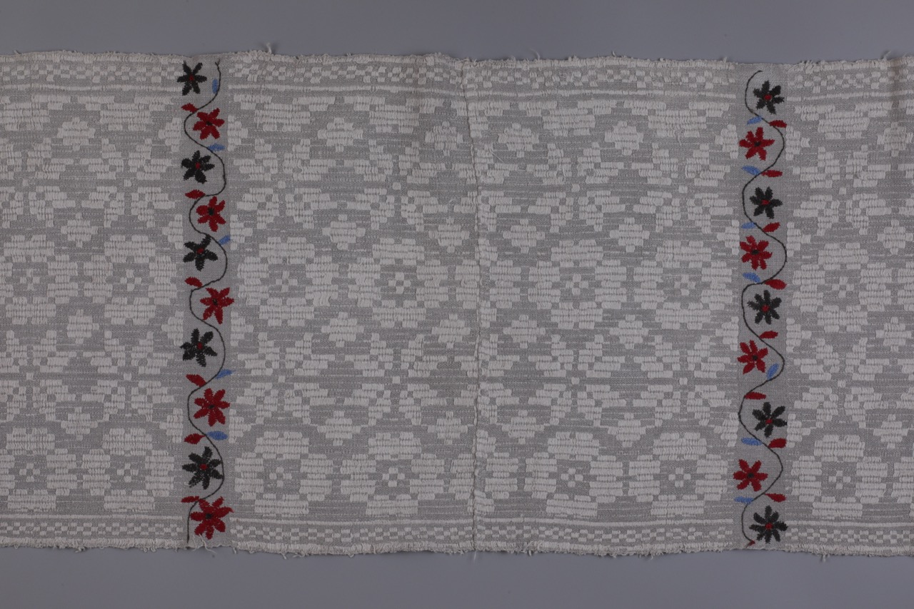 Ткано-вишитий рушник