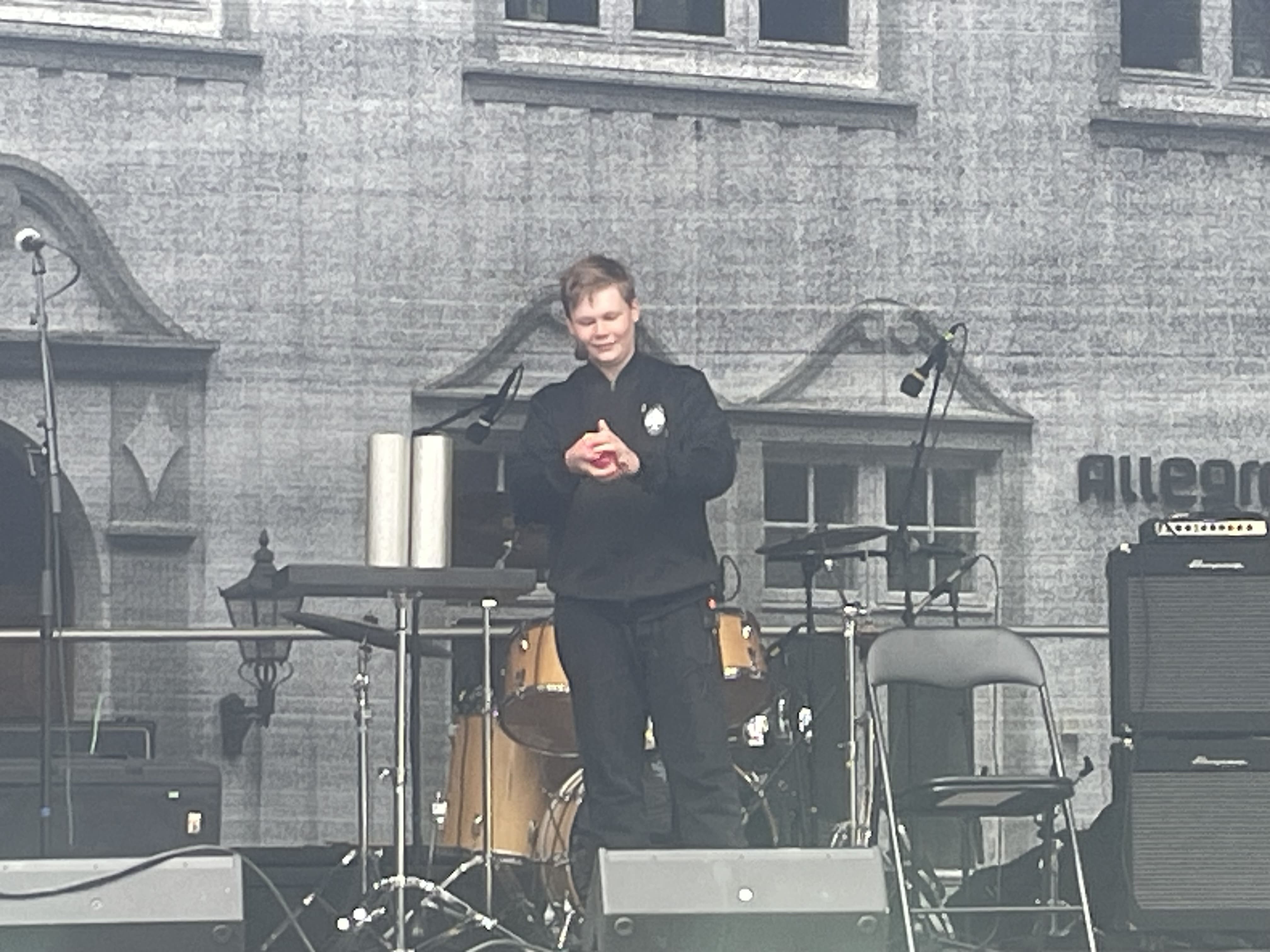 Spar S tryller på bakgårdsfestivalen 2025