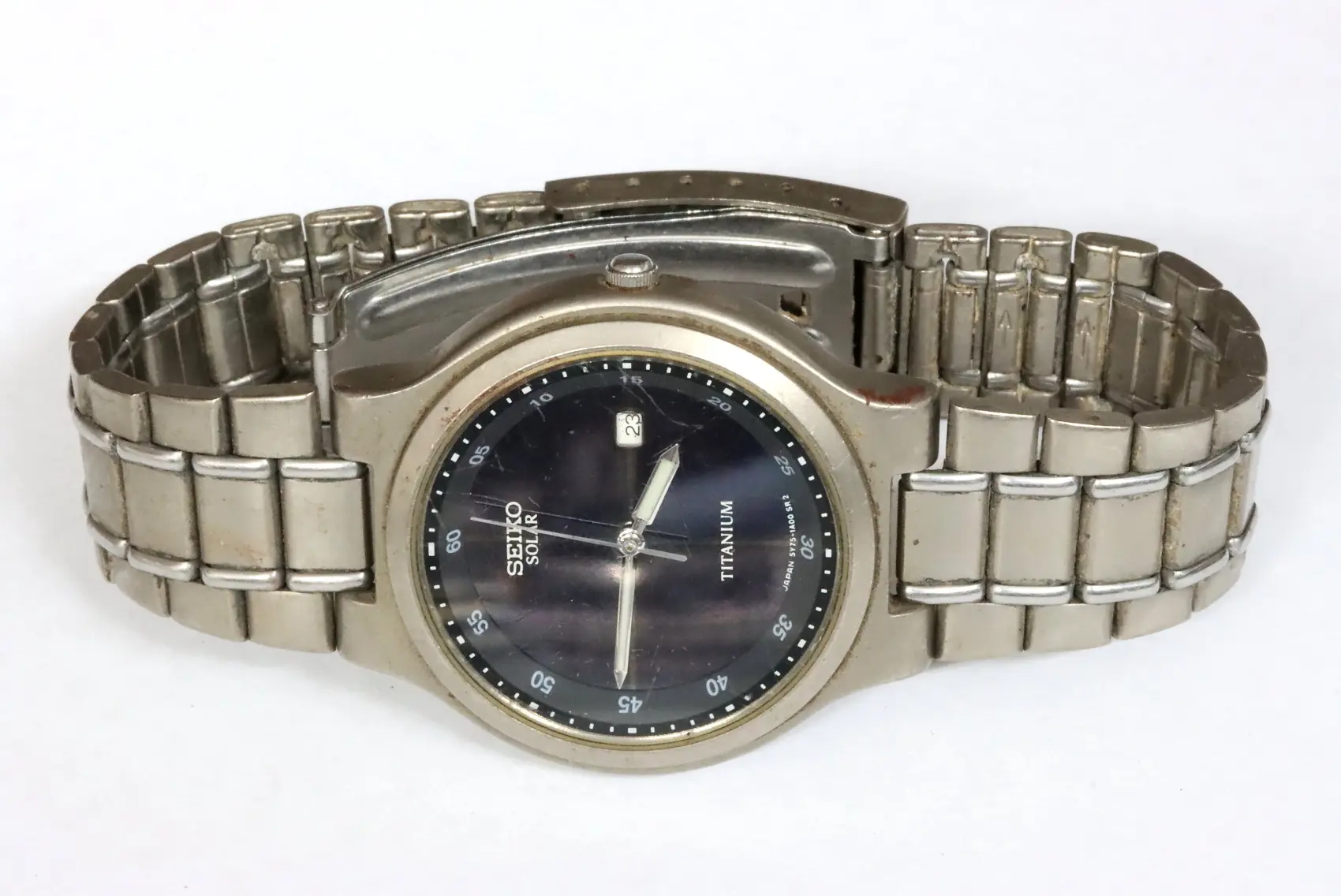 Seiko 5Y75-1A00 titanium solar watch for parts restore