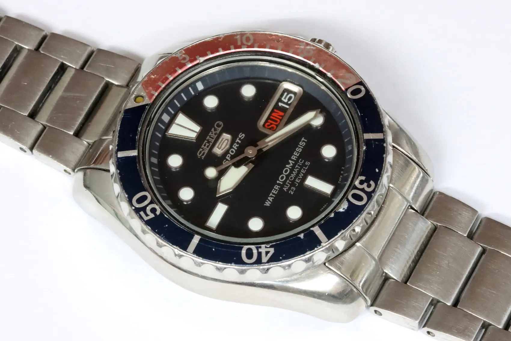 Seiko 7S36-03E0 SNZF29 midsize diver's watch