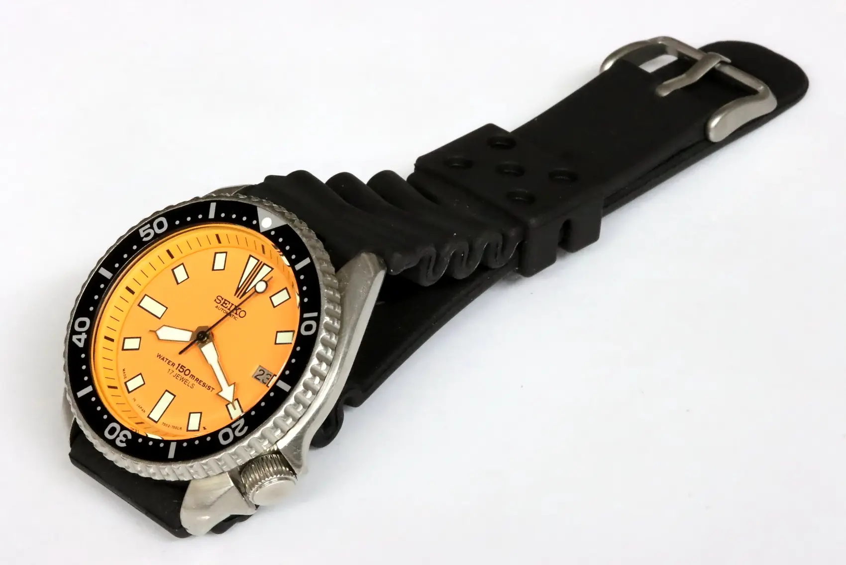 Seiko classic 7002-7000 automatic men's diver's watch