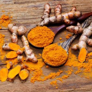 Raw and processed turmeric