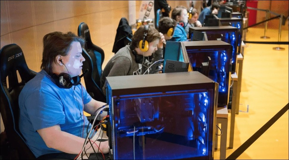 Studentský e-sport turnaj LOBBY podpoří vyhořelý útulek