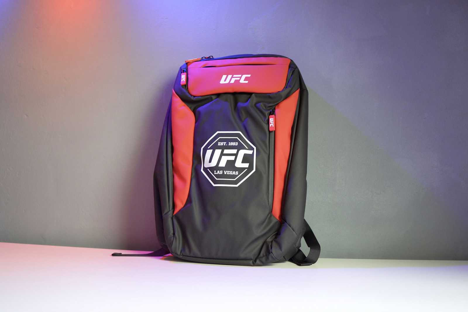 Vylaďte si herní setup s tématickými doplňky UFC od Konix