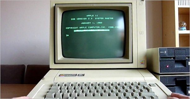 Muž našel svůj starý Apple II PC po 30 letech na půdě, v klidu dohrál poslední uloženou hru