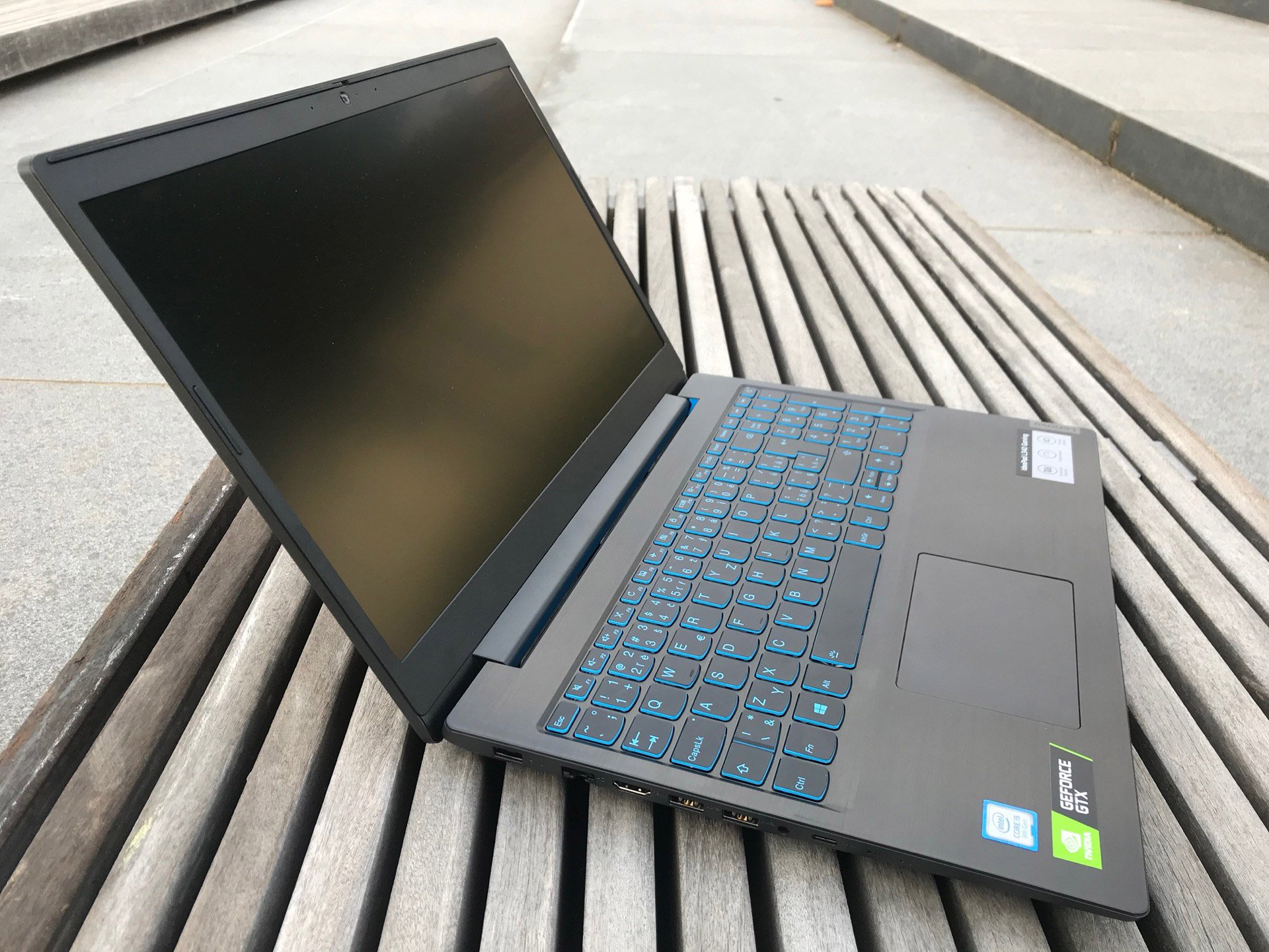 Cenově dostupný výkonný herní notebook Lenovo Gaming L340