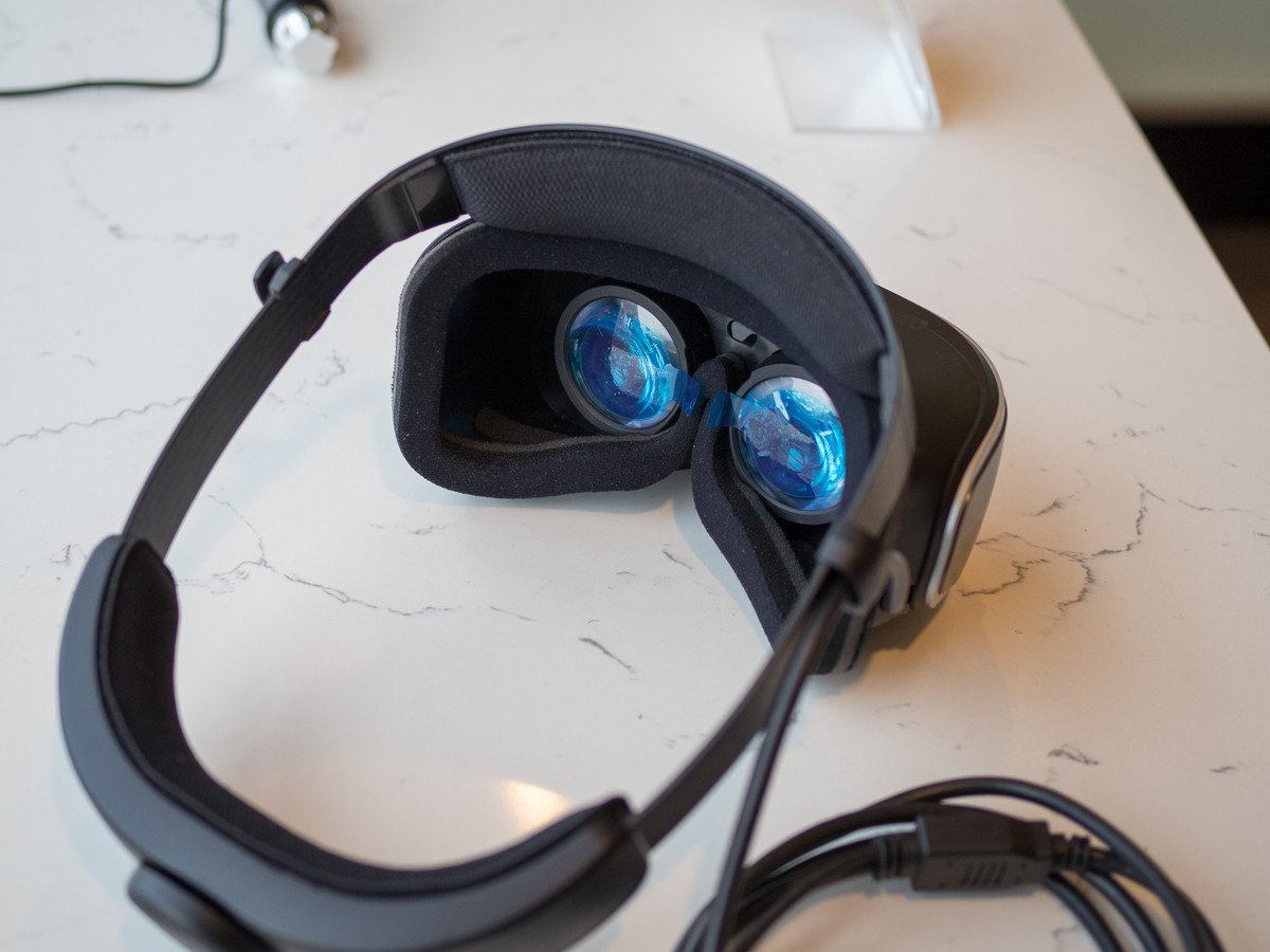 Lenovo představilo vlastní VR headset, konkurovat má hlavně cenově