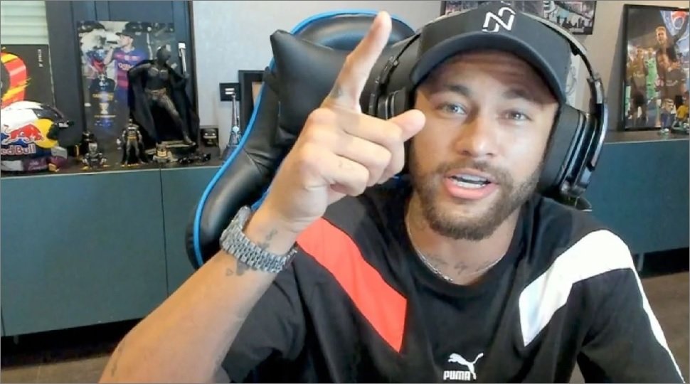 Hvězdný fotbalista Neymar předvedl svůj skill v CS:GO