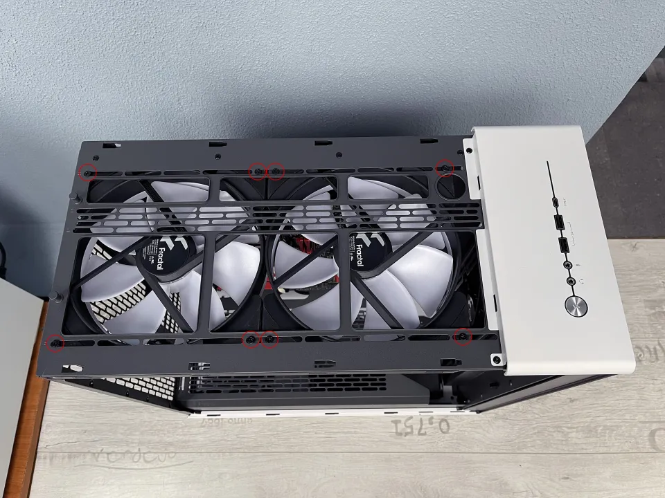 Test skříně Fractal Design North XL: skandinávský styl pro vaše PC