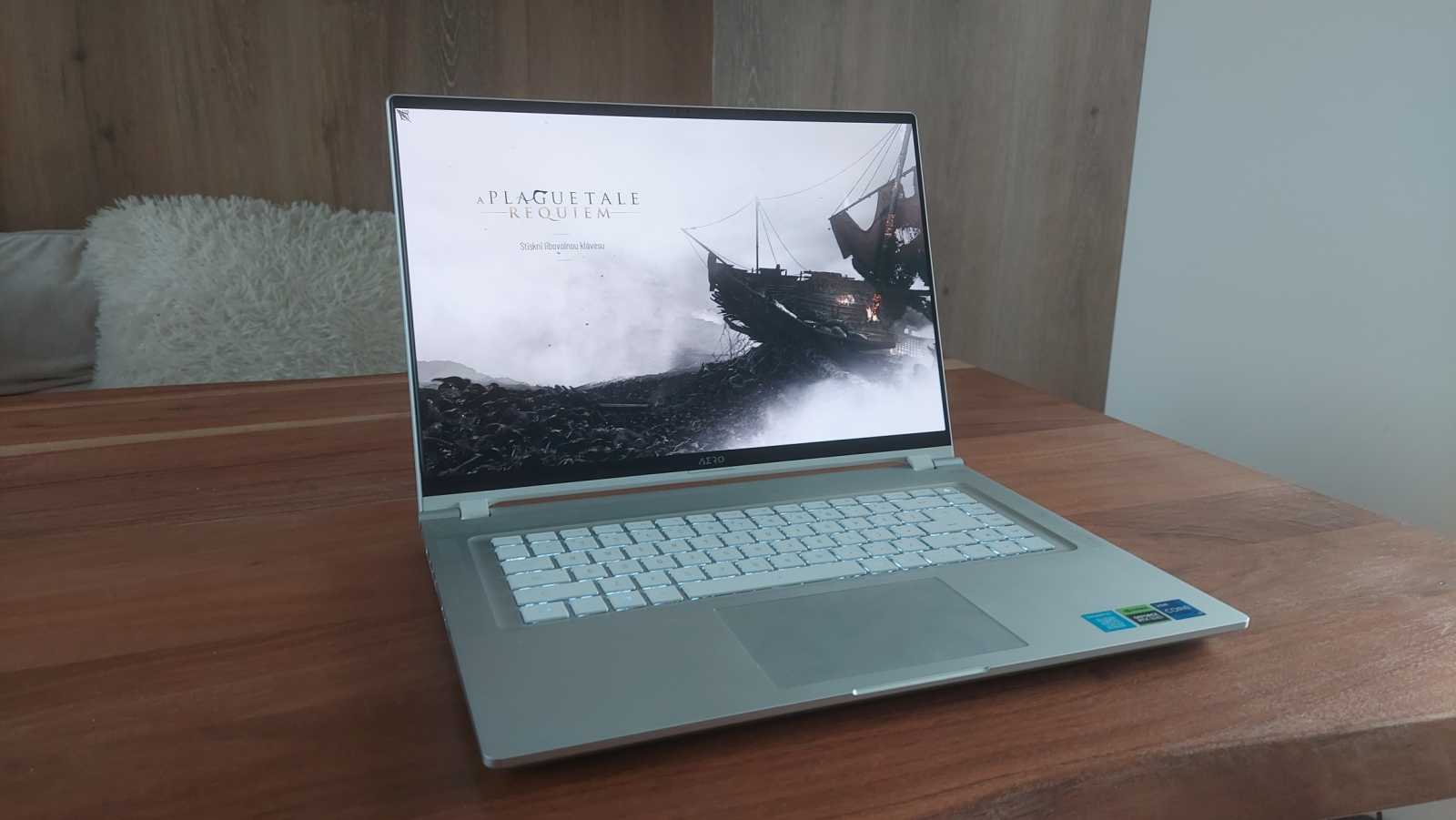 Test: Herní notebook pod taktovkou NVIDIA s DLSS 3.5 a dalšími AI technologiemi