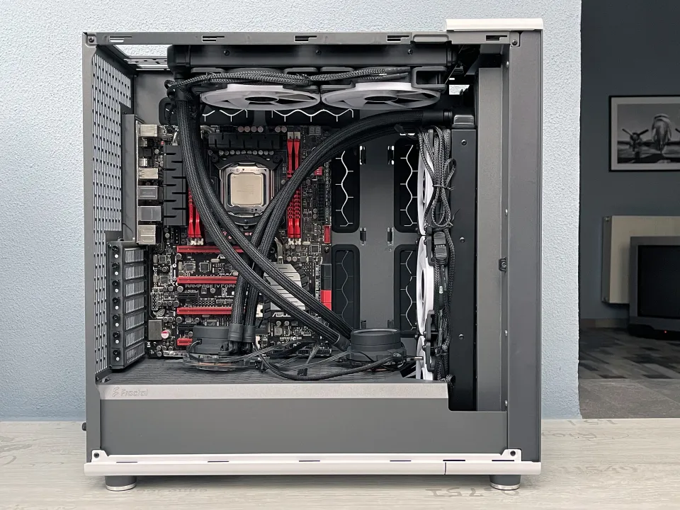 Test skříně Fractal Design North XL: skandinávský styl pro vaše PC