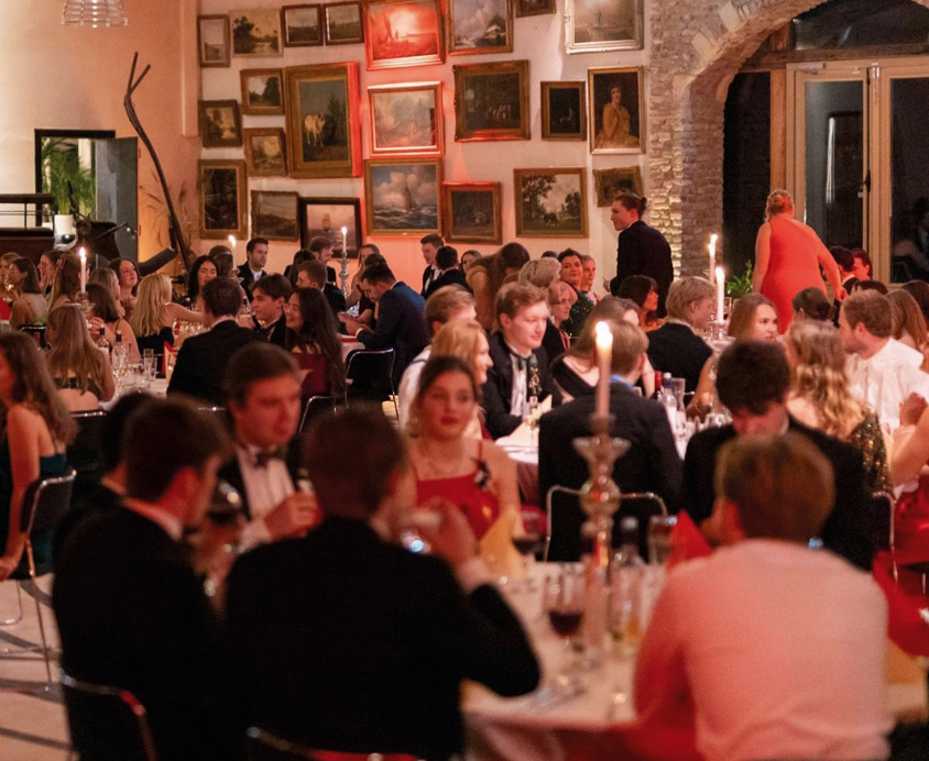 Feest en lach veel, slaap later!