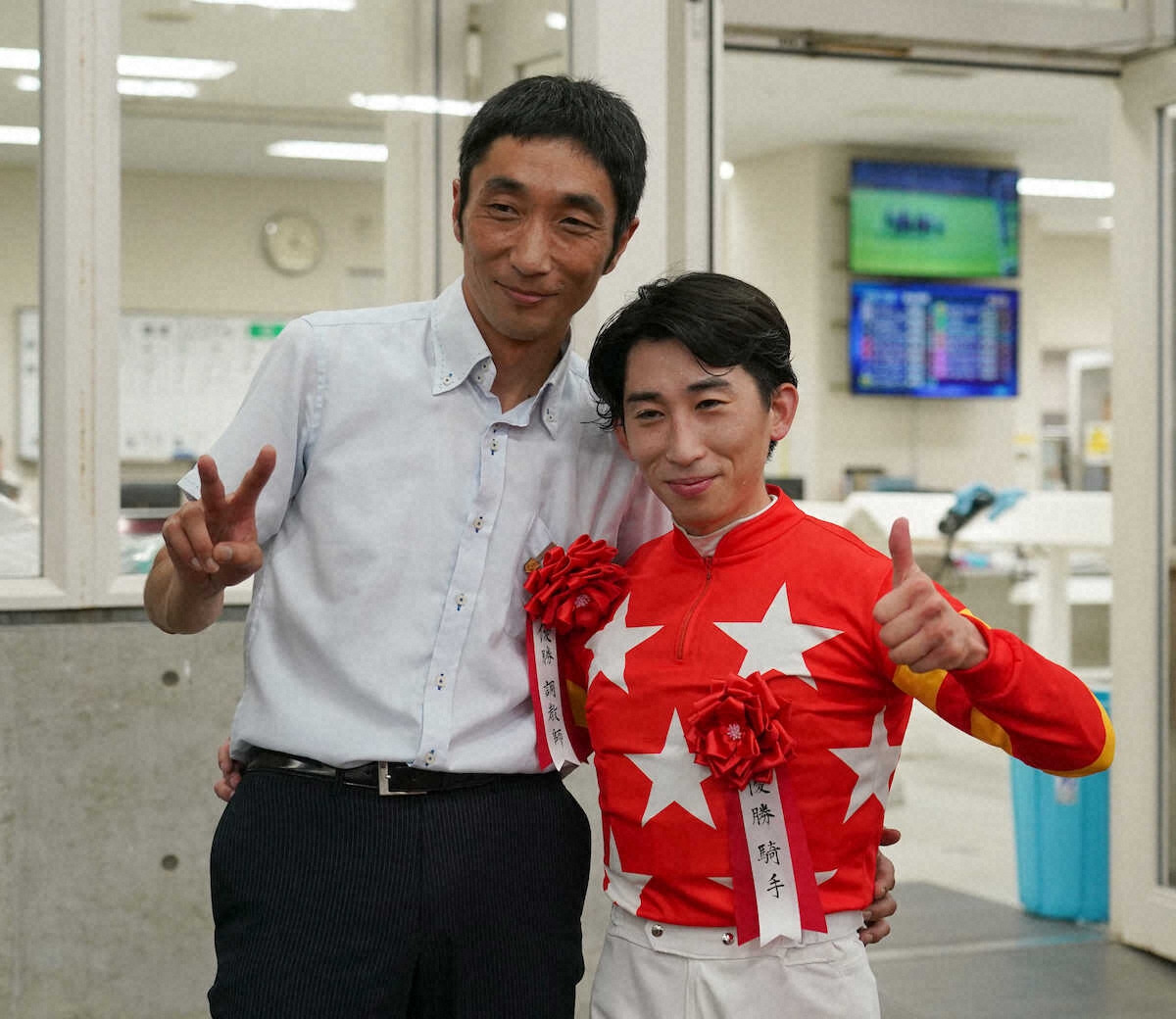 <新潟記念>シンリョクカで新潟記念を制した竹内師と木幡初(撮影・郡司 修)