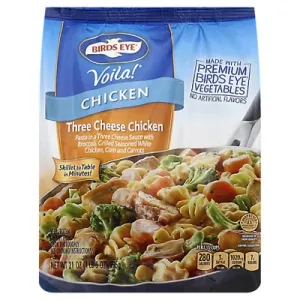 THREE CHEESE CHICKEN PASTA IN A THREE CHEESE SAUCE WITH GRILLED SEASONED WHITE CHICKEN, BROCCOLI, CORN AND CARROTS, THREE CHEESE CHICKEN