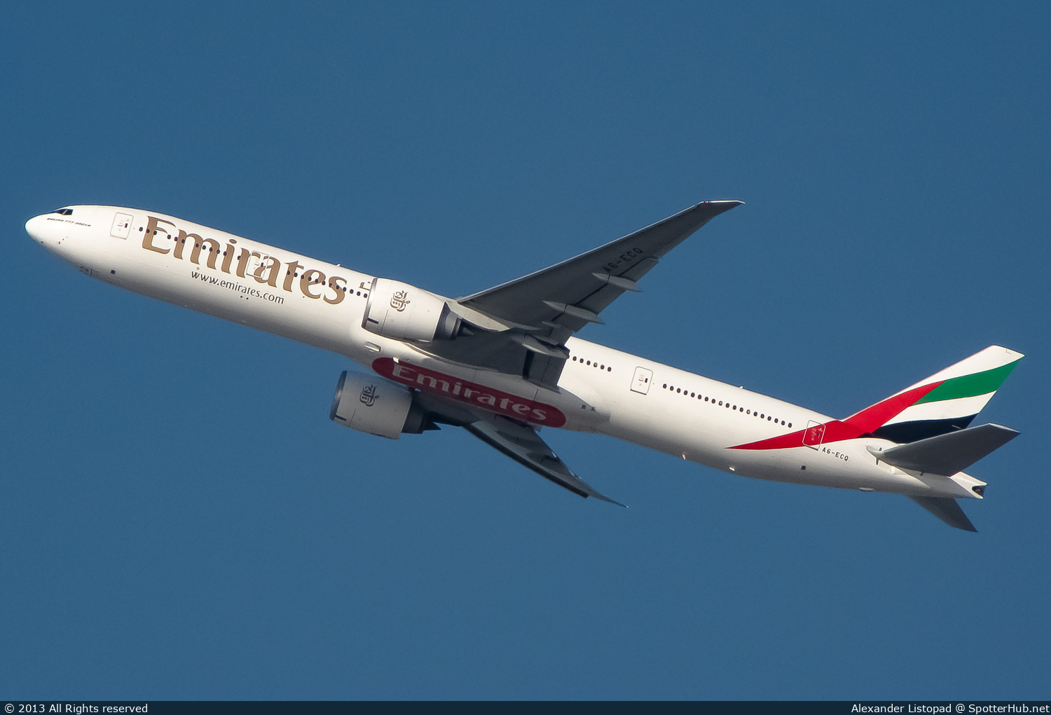 Photo of A6-ECQ - Boeing 777-31H(ER) operated by Emirates