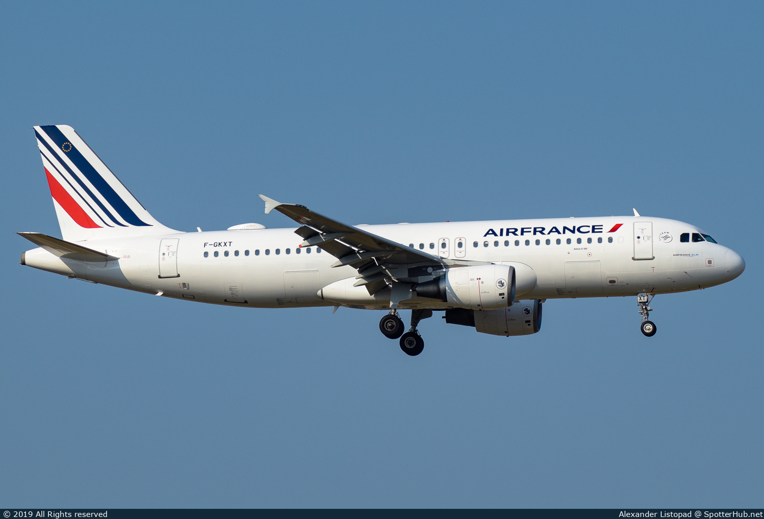 Photo of F-GKXT - Airbus A320-214 operated by Air France