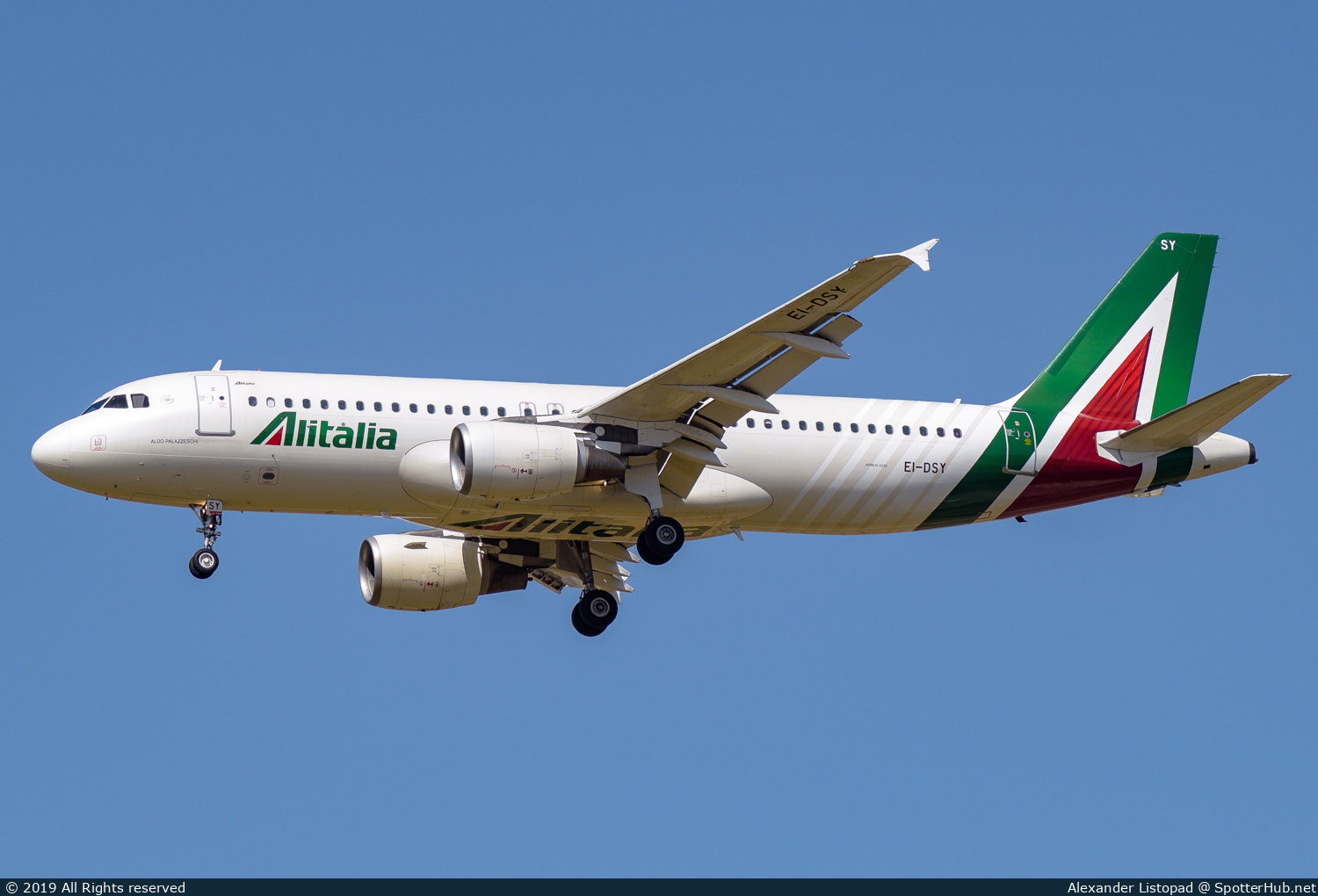 Photo of EI-DSY - Airbus A320-216 operated by Alitalia