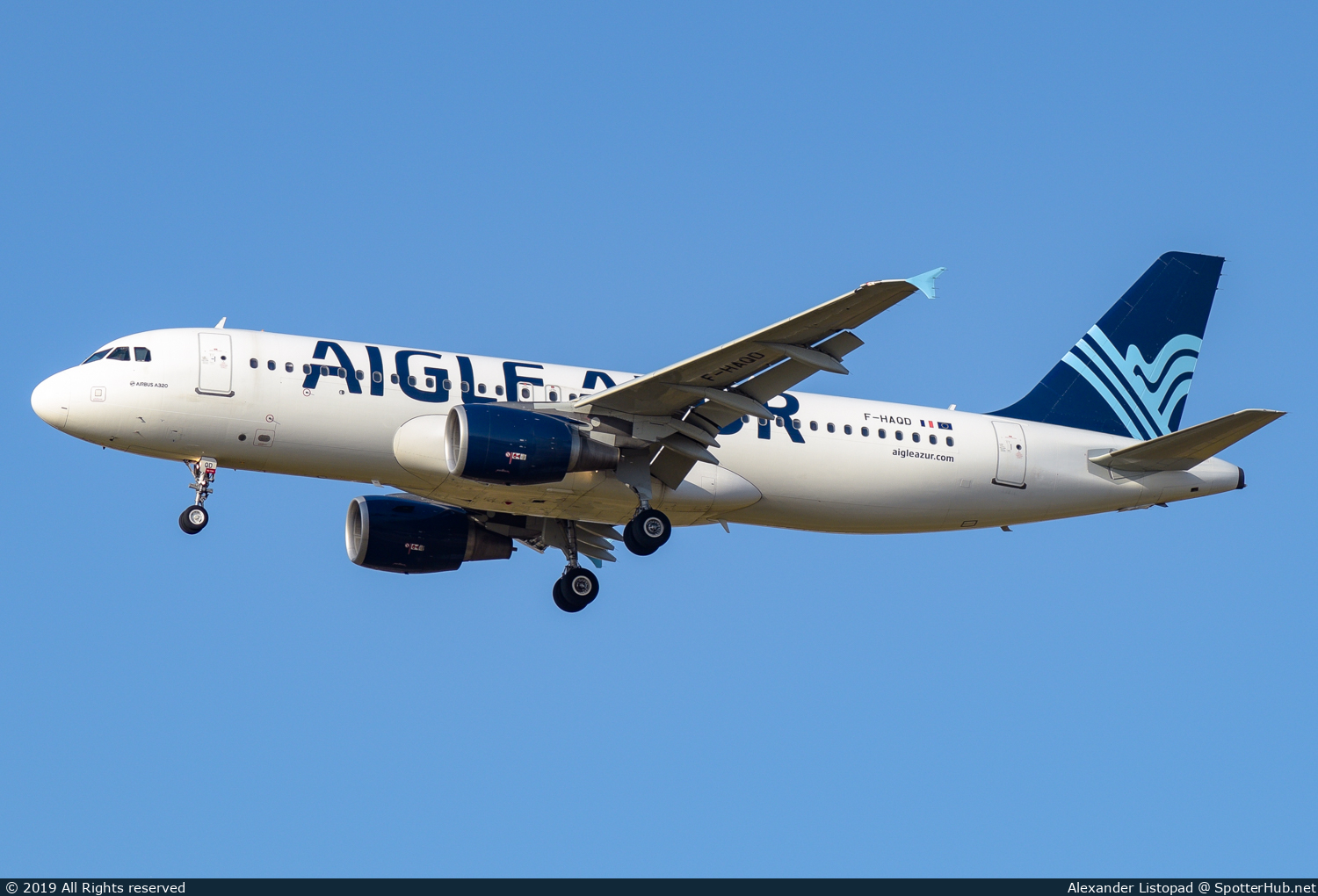 Photo of F-HAQD - Airbus A320-214 operated by Aigle Azur