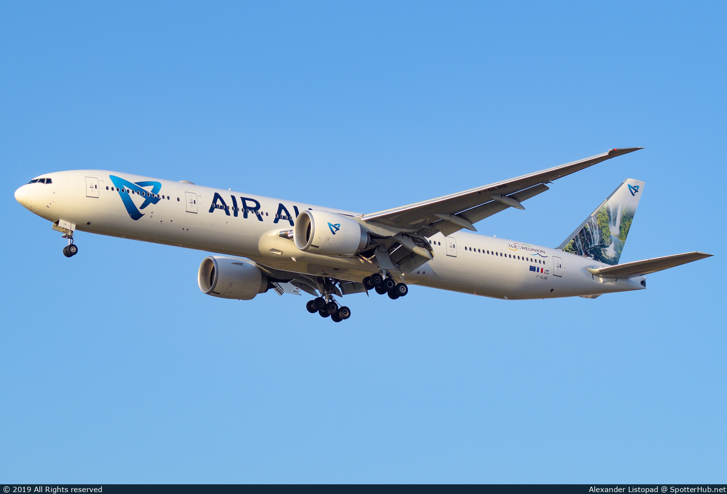 Photo of F-OLRE - Boeing 777-39M(ER) operated by Air Austral