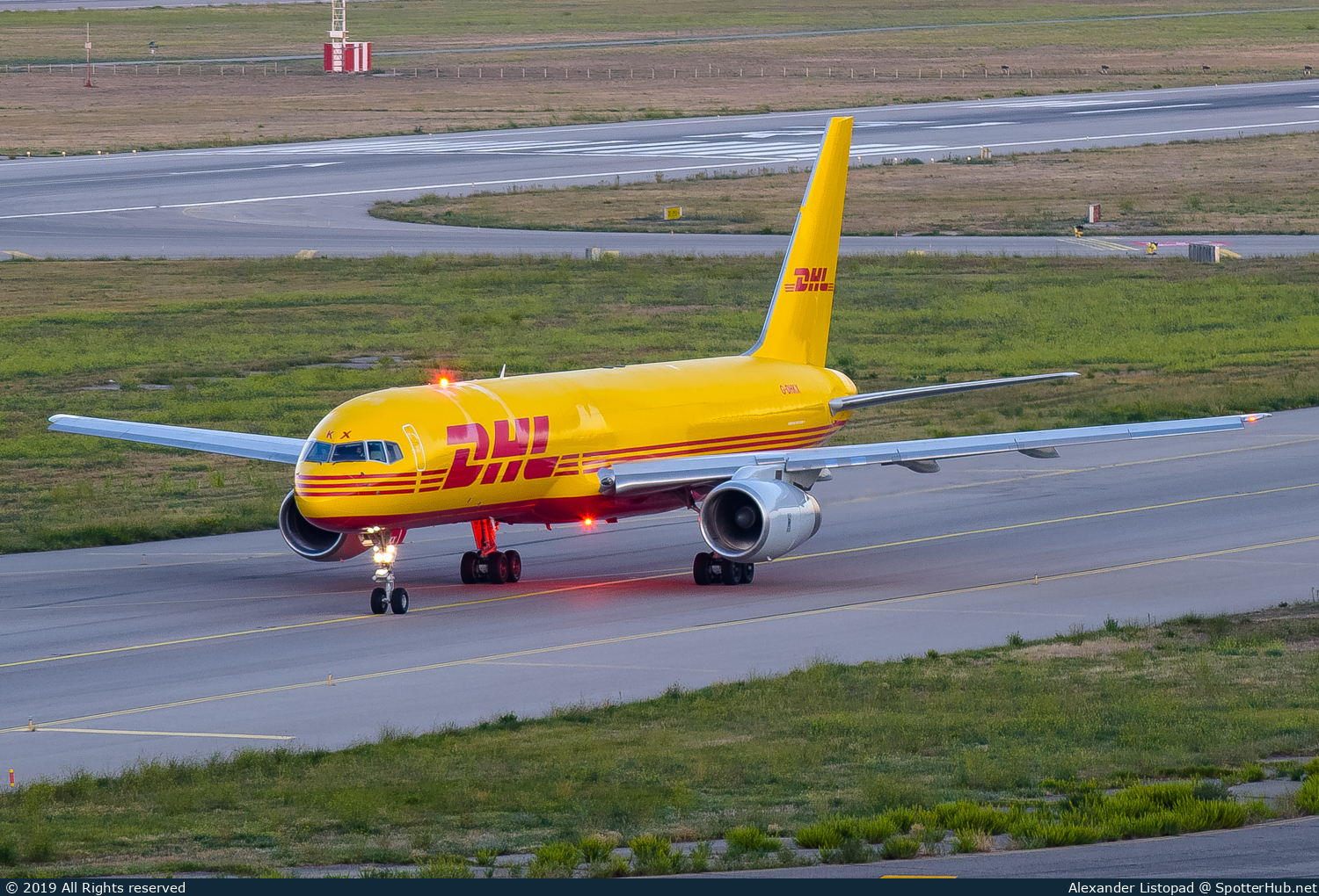 Photo of G-DHKX - Boeing 757-23A(PF) operated by DHL Air