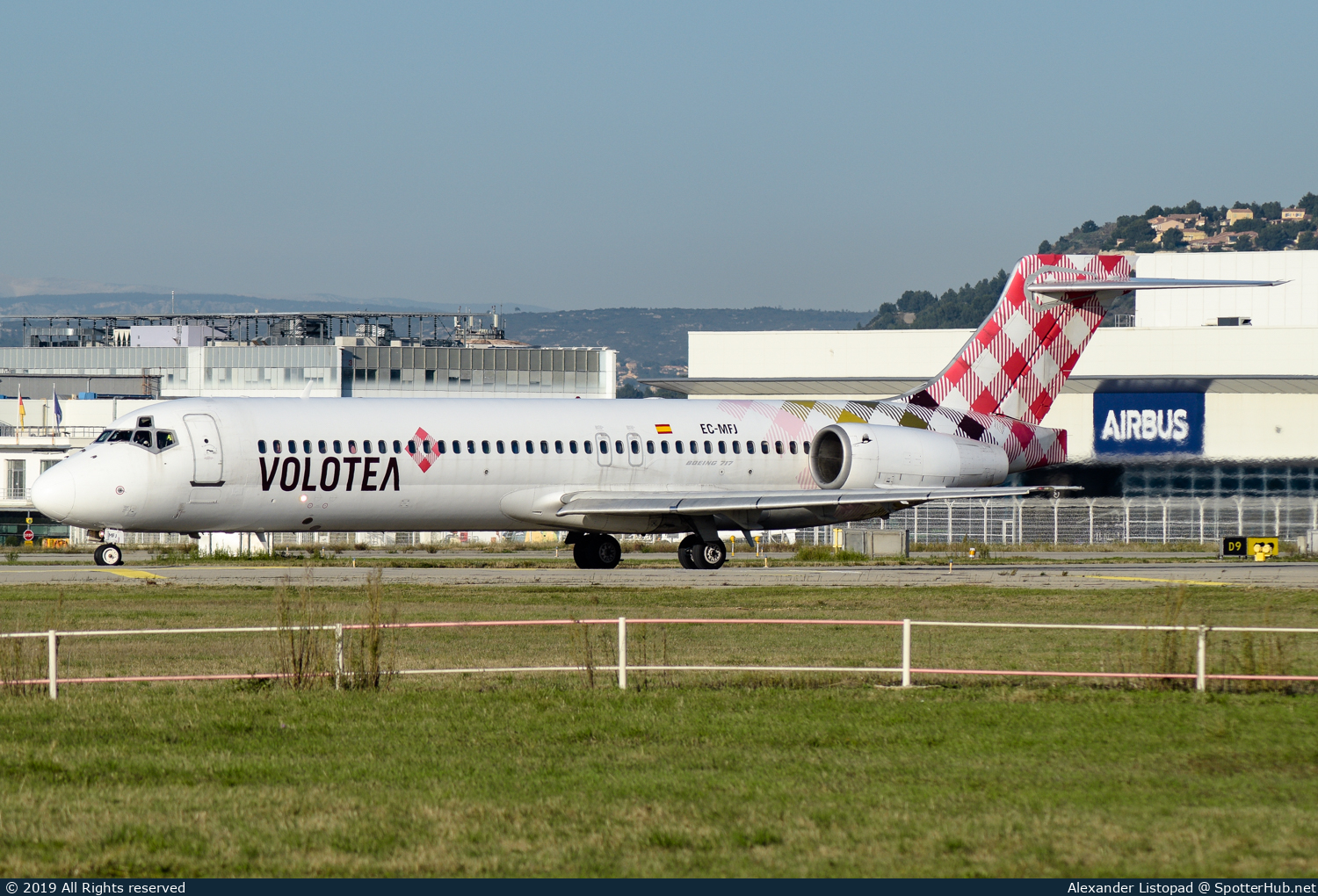 Photo of EC-MFJ - Boeing 717-2CM operated by Volotea