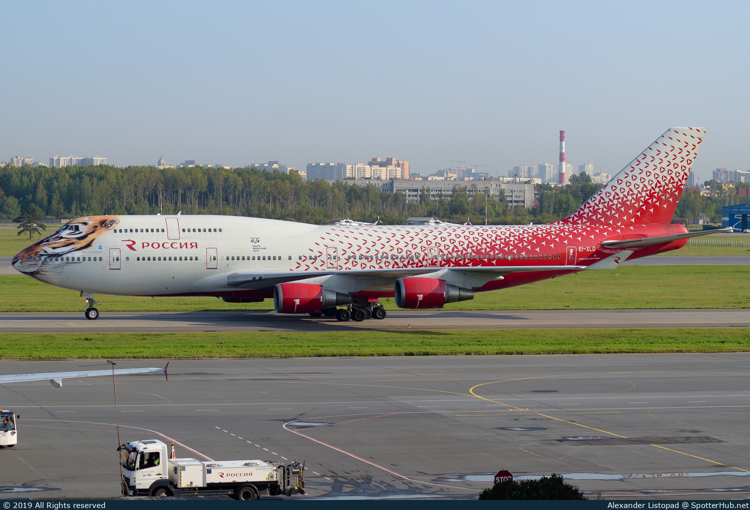 Photo of EI-XLD - Boeing 747-446 operated by Rossiya Airlines