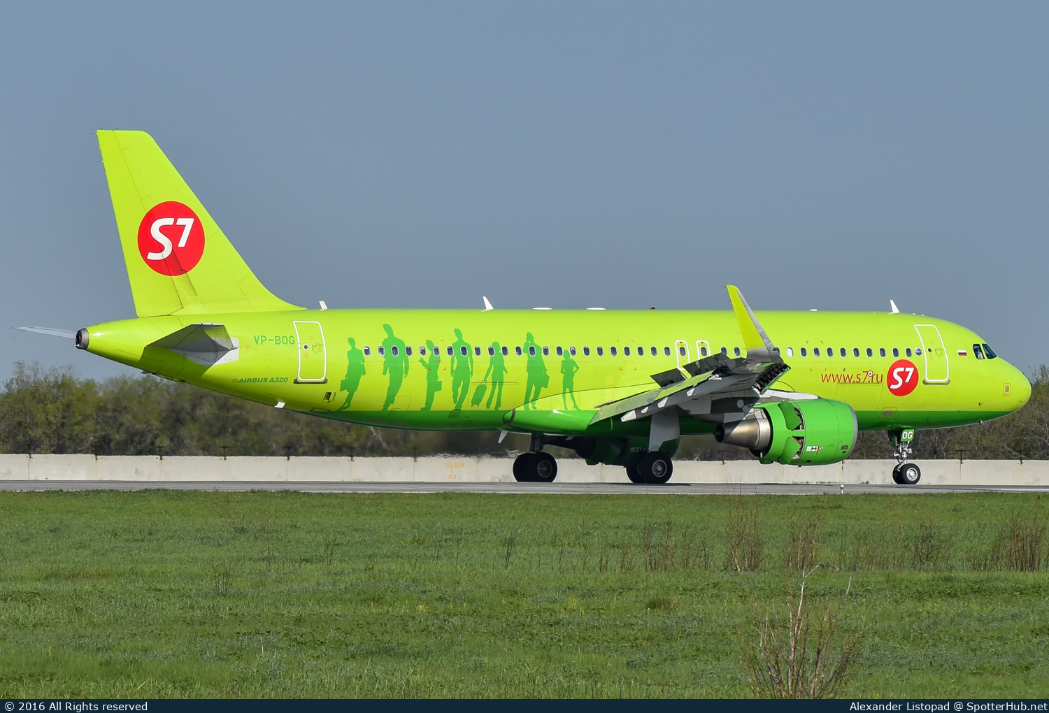 Photo of VP-BOG - Airbus A320-214 operated by S7 Airlines