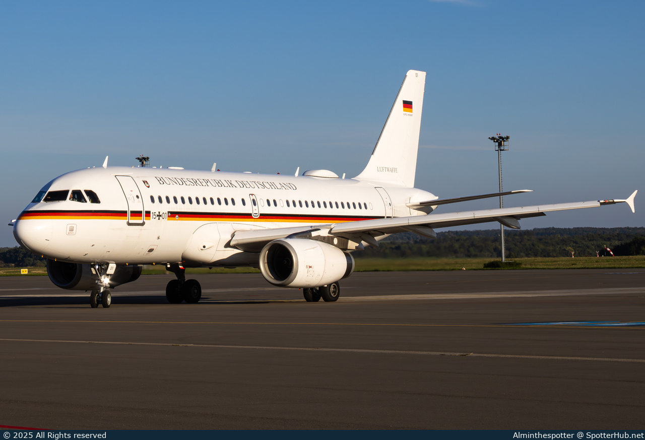 Photo of 15+01 - Airbus A319-133(CJ) operated by German Air Force
