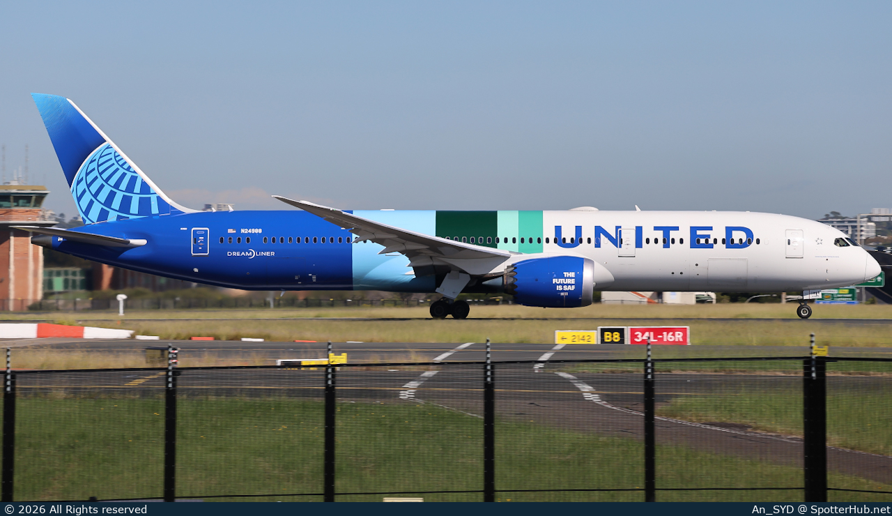Photo of N24988 - Boeing 787-9 Dreamliner operated by United Airlines