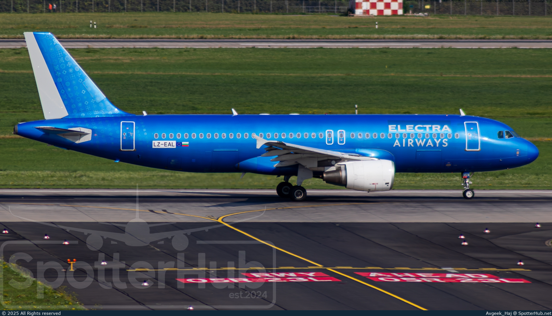 Photo of LZ-EAL - Airbus A320-214 operated by Electra Airways