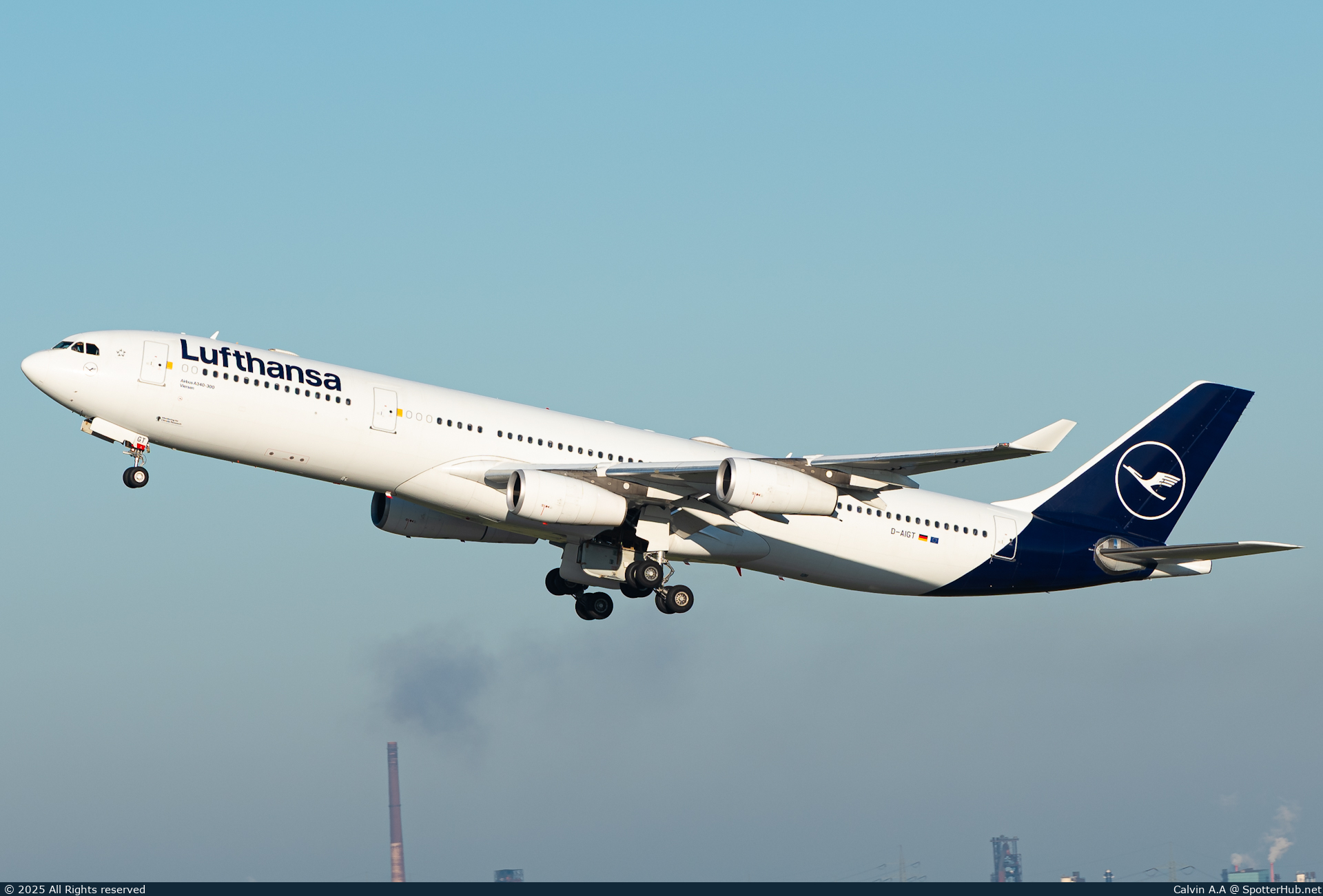 Photo of D-AIGT - Airbus A340-313 operated by Lufthansa