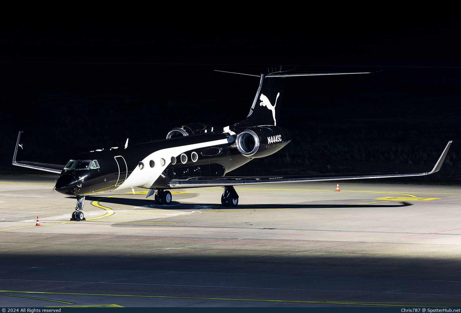 Photo of N444SC - Gulfstream GV operated by Talon Air