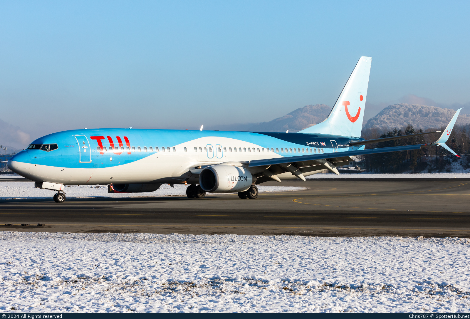 Photo of G-FDZX - Boeing 737-8K5 operated by TUI Airways
