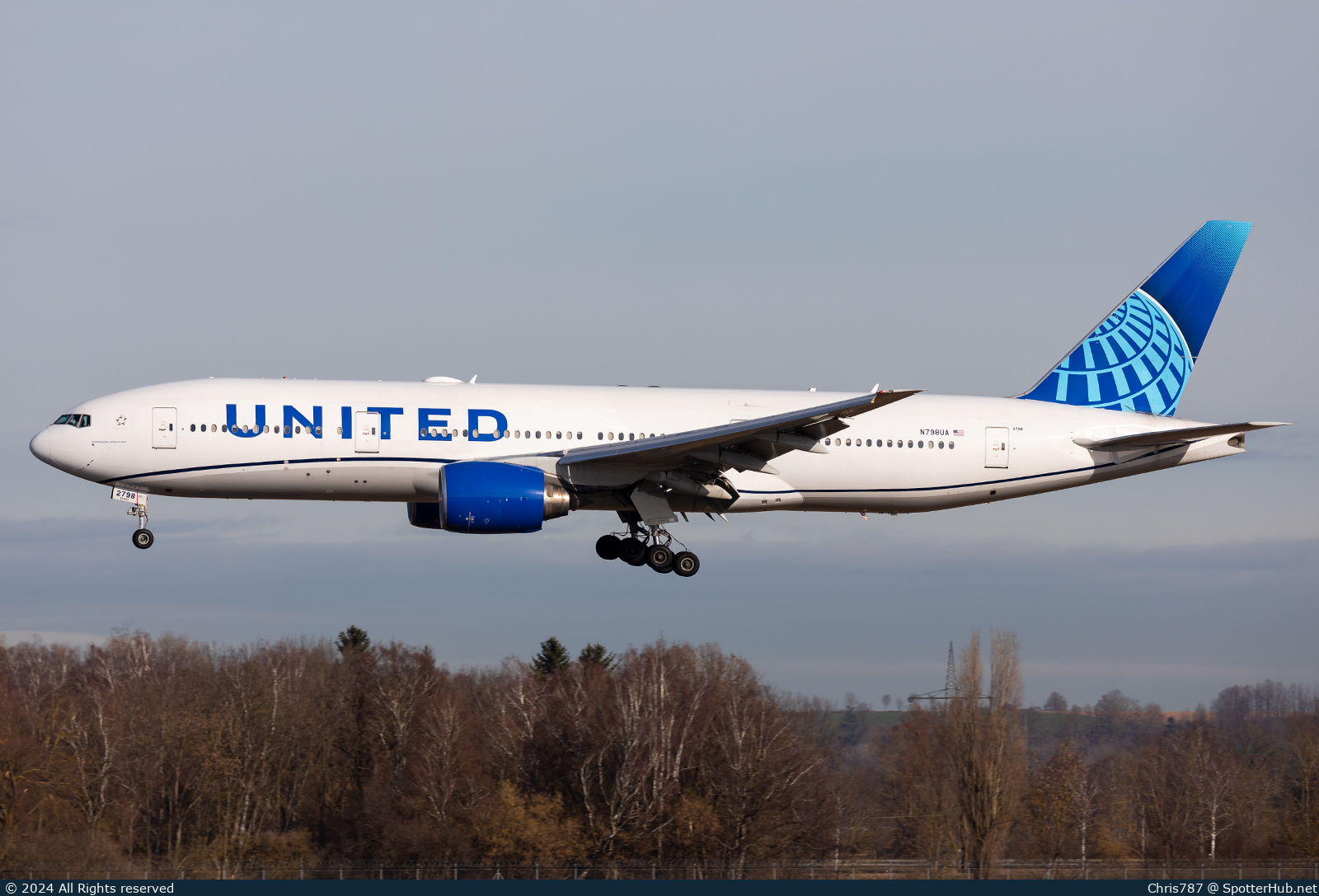Photo of N798UA - Boeing 777-222(ER) operated by United Airlines