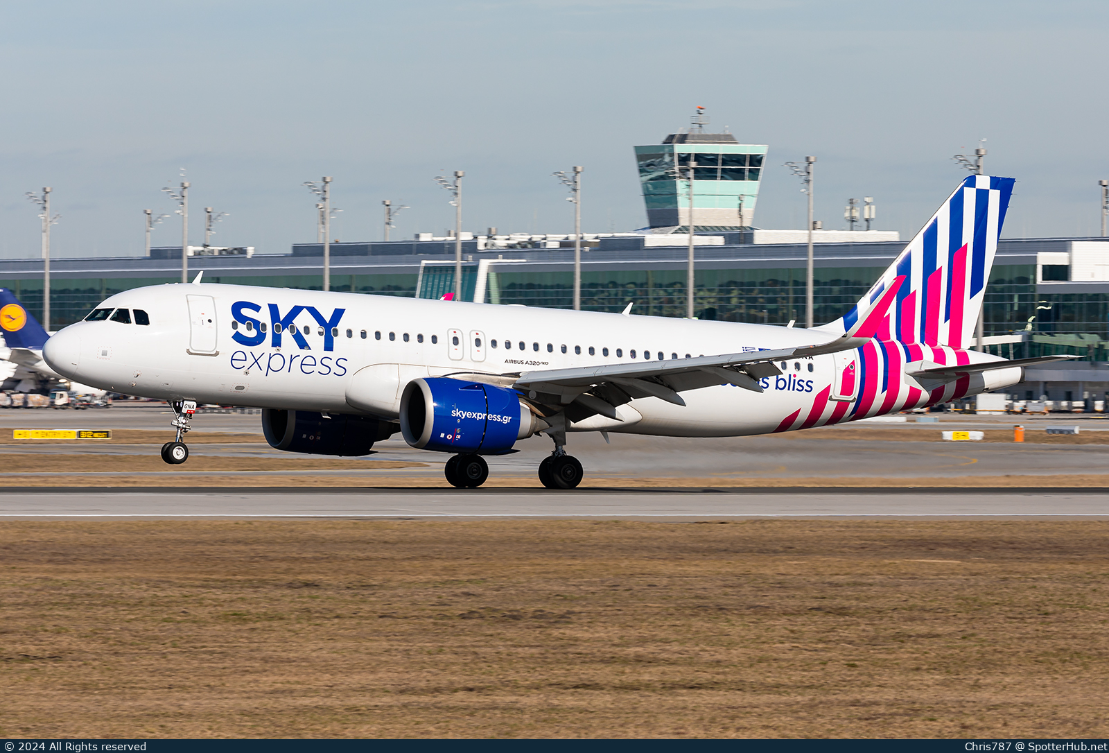 Photo of SX-GNA - Airbus A320-251N operated by Sky Express